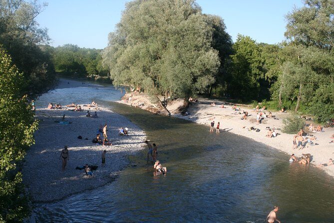 City Bike and English Garden Tour - Schwabing and Marienplatz Sights: Seeing the City’s Contrasts