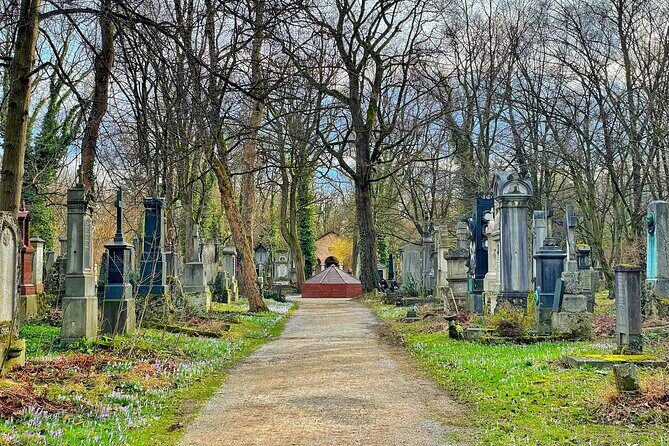 Death and Chocolate: Walking Tour of Munich's Old South Cemetery - Key points before you go