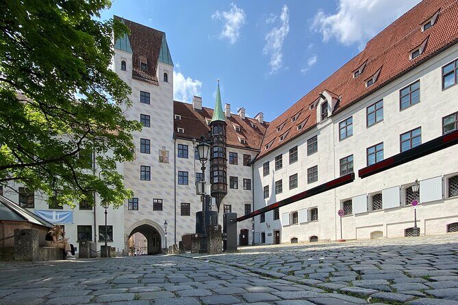 Fall in Love with Munich in a Private Old Town Walking Tour - Hofbräuhaus München: royal brewing past, beer hall present, and the meaning behind the rituals