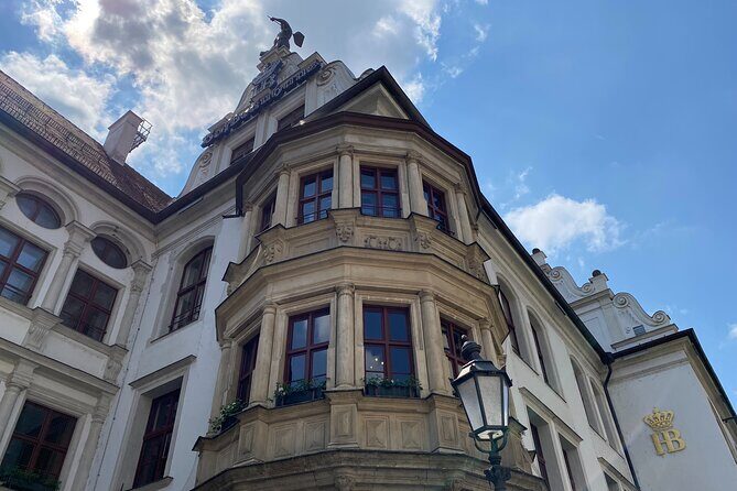 Fall in Love with Munich in a Private Old Town Walking Tour - Alter Hof: Wittelsbach roots, a royal courtyard legend, and Munich’s colors