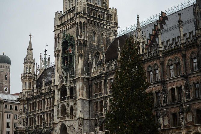 Ghosts of Munich: The Haunted Apprentice Exploration Game - Hofgarten: a Renaissance garden that asks you to look twice
