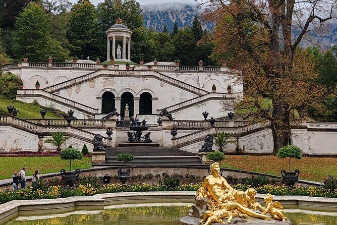 Half Day Private Tour Linderhof Castle & Oberammergau incl Ettal - Inside Neuschwanstein: what you get from the guided walking tour