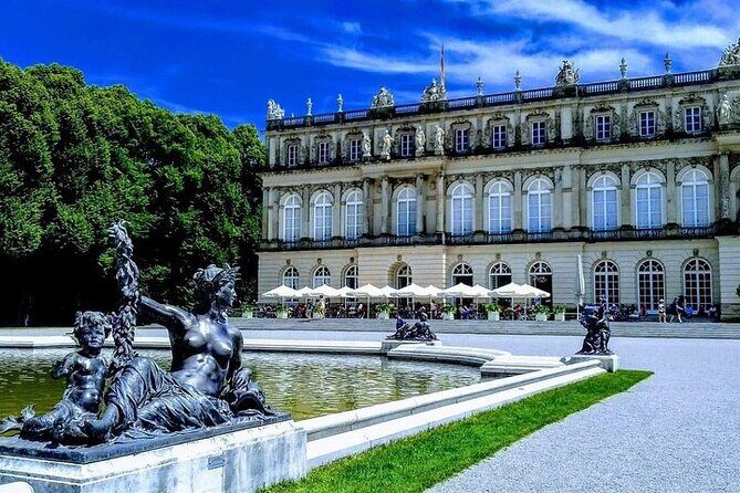 Herrenchiemsee Palace EXCLUSIVE Lake Chiemsee Tour with Salzburg or EAGLE'S NEST from Munich - The ride comfort and the guide factor that can make or break the day