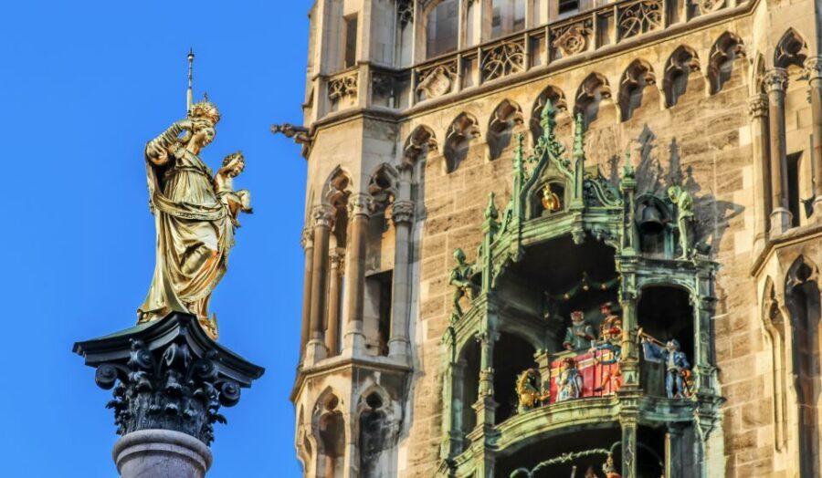 Marienplatz and Viktualienmarkt Private Tour and Tasting - Why Marienplatz is the right place to begin