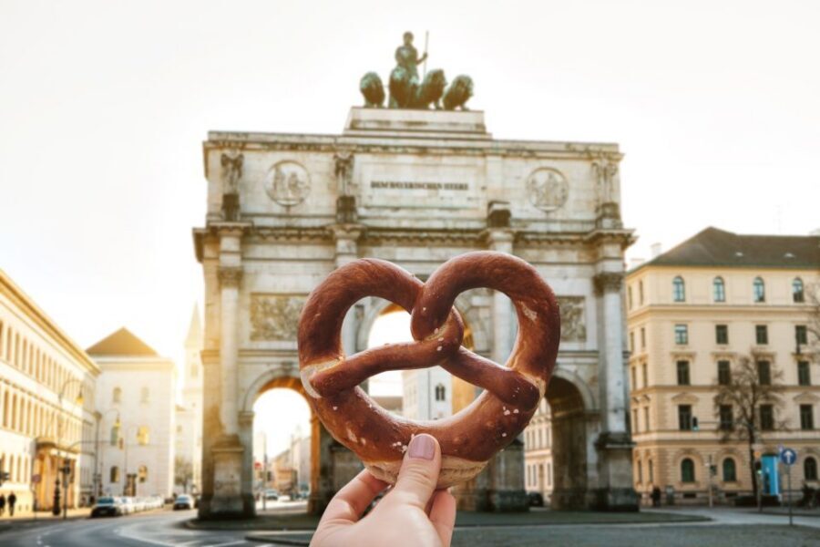 Marienplatz and Viktualienmarkt Private Tour and Tasting - Time, pacing, and what to watch for