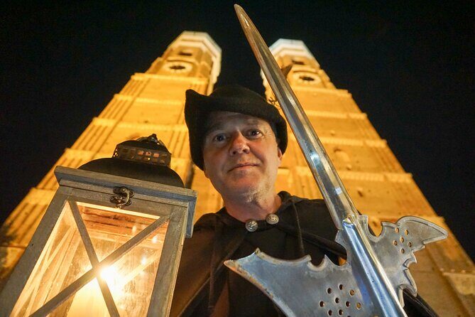 Medieval city tour with night watchman in Munich in German - Medieval cemeteries and why the altar mattered