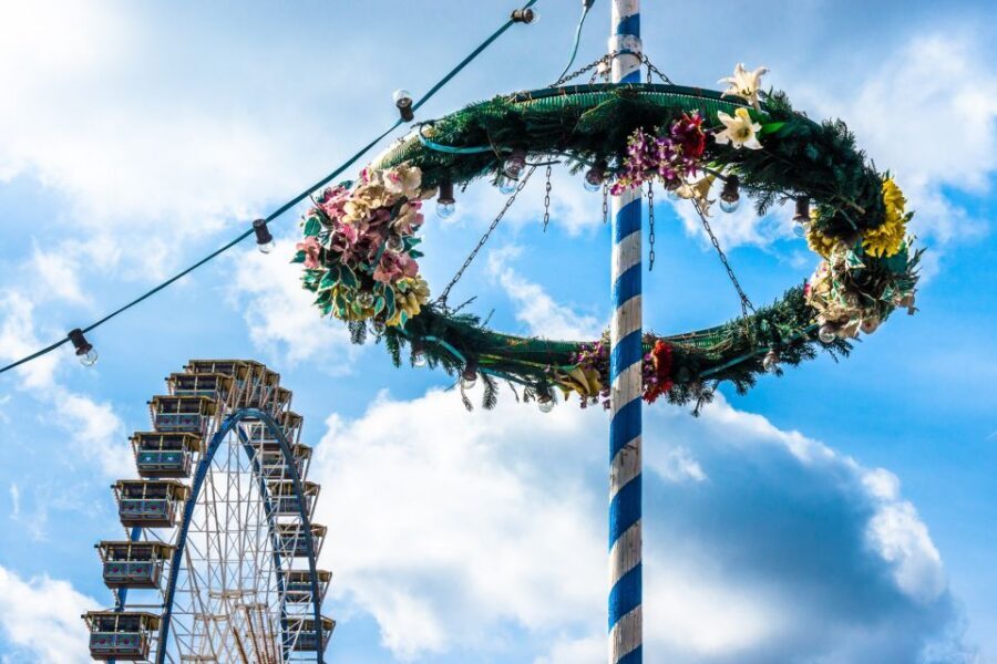 München: Oktoberfest Experience and Lunch in Tent - Meeting at Goetheplatz: Start With a Welcome Beer
