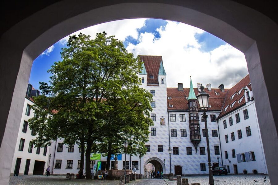 München: Stadtführung Henker, Huren, Hexen in GERMAN - A 2-hour walk where punishment, sex work, and fear overlap