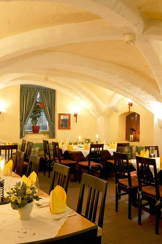 Munich: 3-Hour Culinary Nightwatch Tour - Final Tavern Stop: Dessert and a Nightcap to Bring You Home