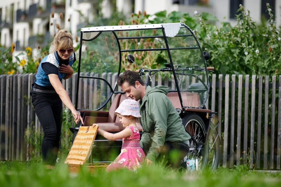 Munich: Day-rent rickshaw and explore Munich yourself - Logistics and cost value: $159 per group up to 3