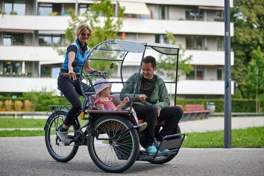 Munich: Day-rent rickshaw and explore Munich yourself - Nymphenburg Palace area: why it fits a bike day