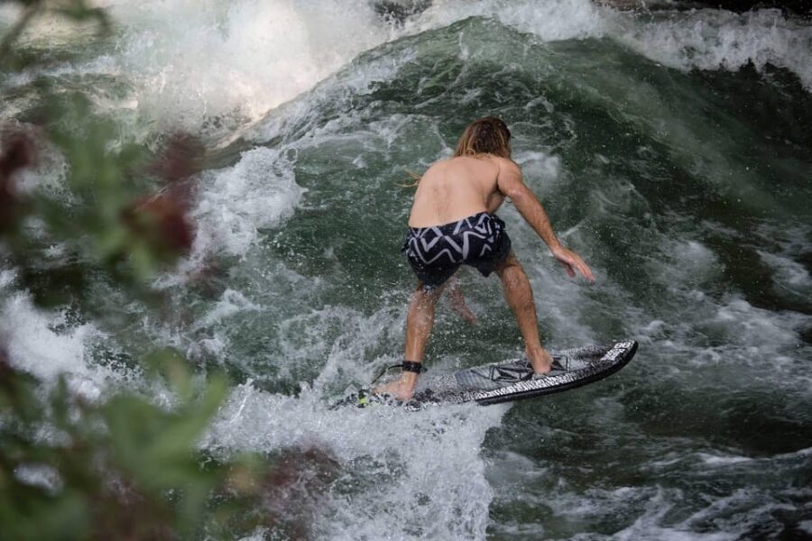 Munich: Eisbachwelle River Surfing Experience - Safety rules on the Eisbach: shared water means shared responsibility