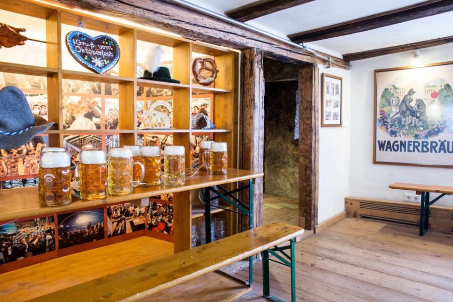 Munich: Food Tour Beer- 3 small beers & "Brotzeit" in GERMAN - Old Town Walking: Former Brewing Houses and Hidden Corners