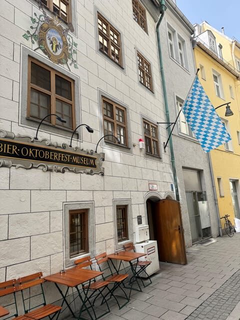 Munich: Guided Food Walking Tour with Beer Tasting - Watching Schmaltz pastries get made at Café Frischhut