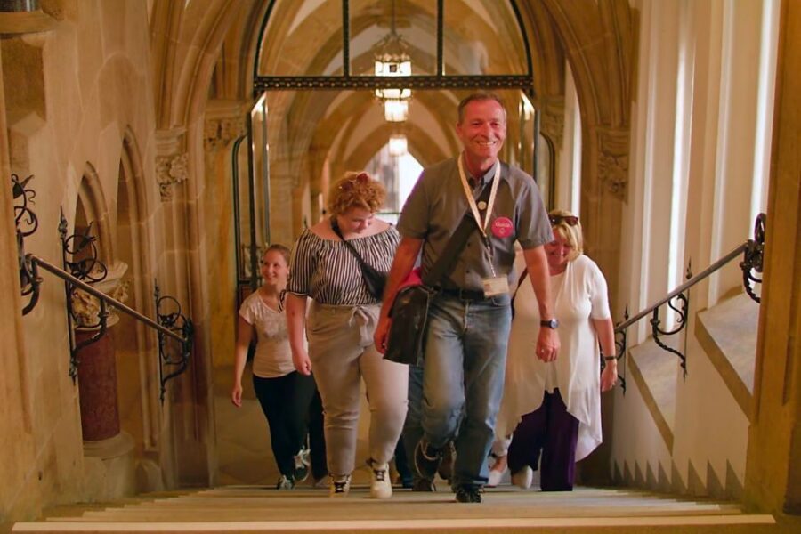 Munich: Guided Tour of the historic Town Hall on Marienplatz - Inside the Neue Rathaus: Neo-Gothic Grand Rooms With Real Meaning