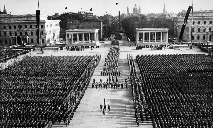 Munich: Historical Walking Tour on the Rise of Hitler - The Nazi-era buildings and squares you’ll walk past