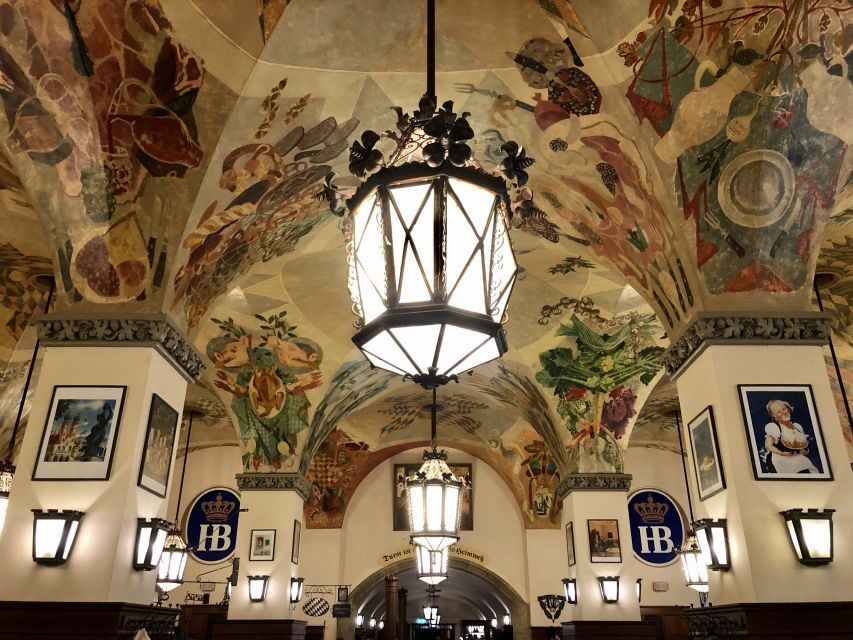 Munich: Hofbräuhaus Guided Tour with 1 Beer - Marienplatz is the smart starting line