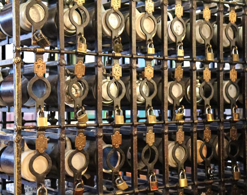 Munich: Hofbräuhaus Guided Tour with 1 Beer - Who this tour is for (and who might pass)