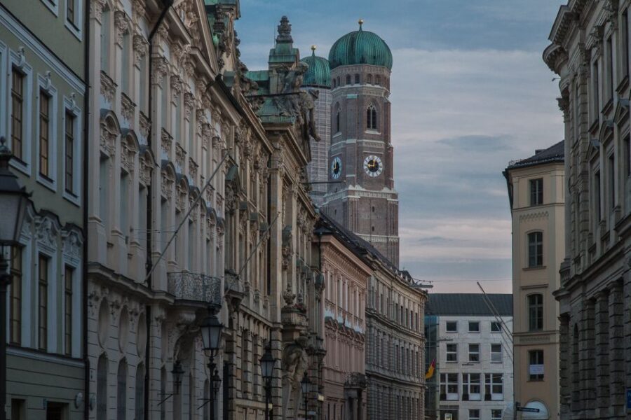 Munich - Illuminati & other Secret Societies, Tour in German - Frauenkirche and the Golden Fleece clue thread
