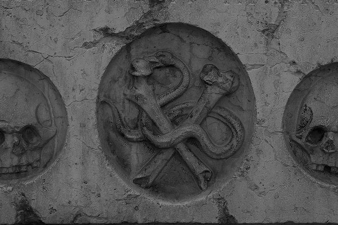 Munich Macabre Group Walking Tour - Hands-on Munich with Taff Simon’s forensic storytelling