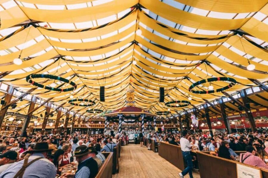 Munich: Oktoberfest Big Beer Tent Evening including table reservation - Timing and Group Setup: The 6-Hour Reality