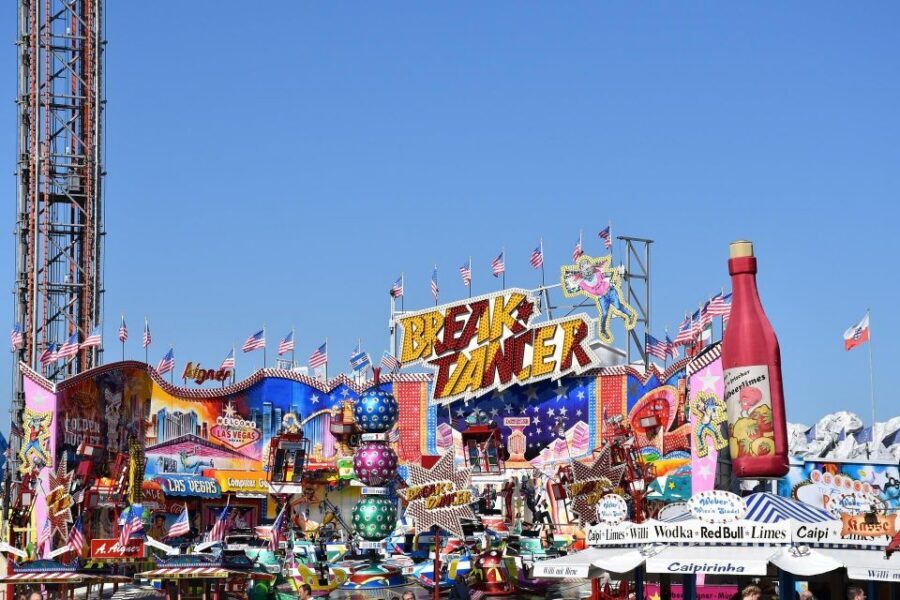 Munich: Oktoberfest Big Beer Tent Evening Table Reservation - The Oktoberfest table rules you need to know before you pull out your phone