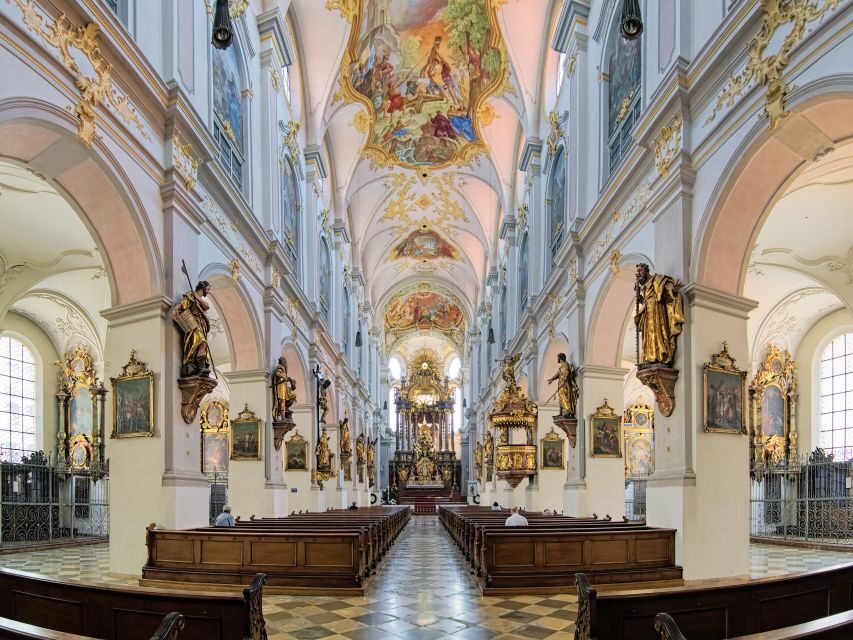 Munich: Old Town Highlights Private Walking Tour - Price and value: is $392 per person a smart spend?