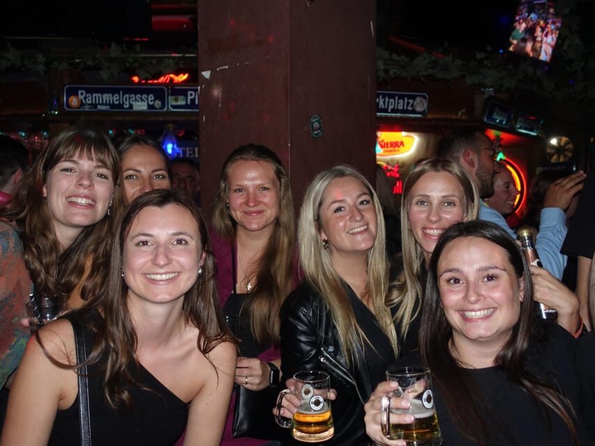 Munich: Private pub crawl with insider-guide & free shots - Guaranteed entry and skip-the-ticket-line perks