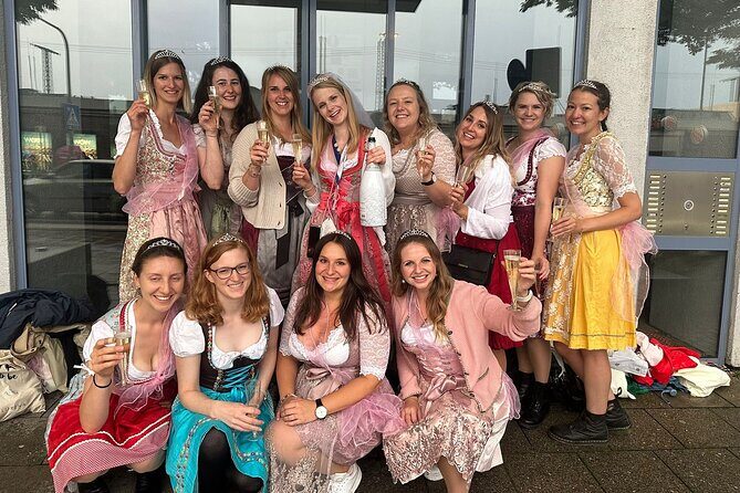 Munich PubCrawl: 4 Venues, Welcome Shots + Club Entry - Guides, Group Size, and the Social Pace