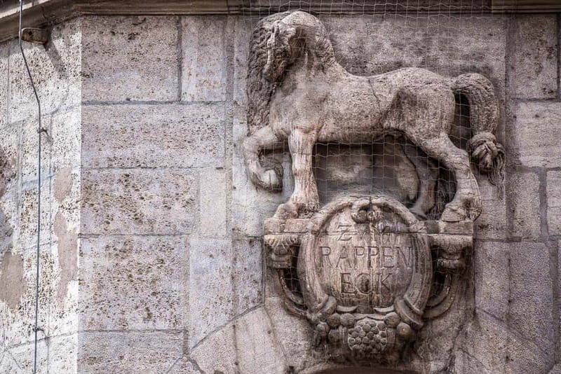 Munich: Raven Black Witches and Executioners Walking Tour - German-language tour: what to expect and how to cope