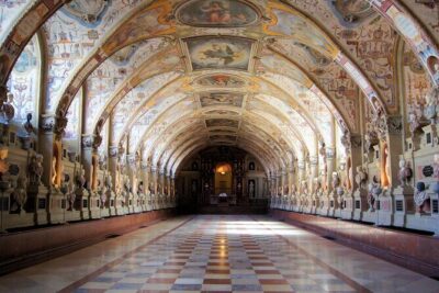 Munich: Residenz Palace, Museum and Treasury Private Tour - Inside the Residenz Museum: rooms that change style (and meaning)