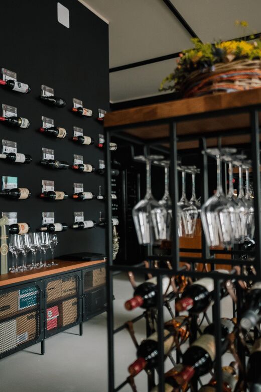 Munich: Romantic Wine Experience for Two at Viktualienmarkt - The Wine: Sparkling Bottles and a Relaxed Pace