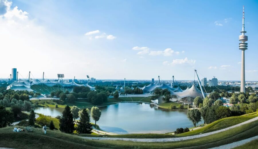 Munich: Running tour with insider tip guarantee - Sightrunning and Sightseeing: How the Stops Work
