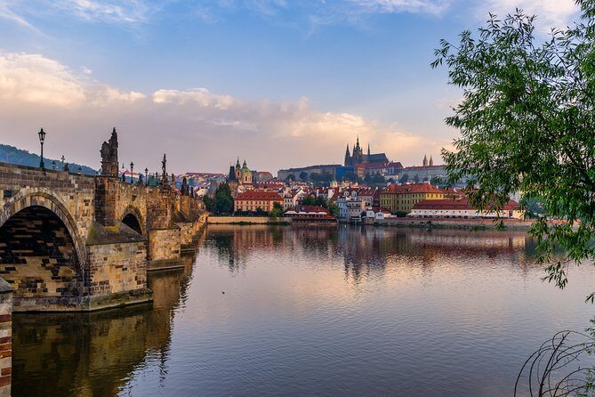Munich to Prague - Private Transfer with 2 hours of Sightseeing - Two sightseeing stops, or one longer break (your choice)