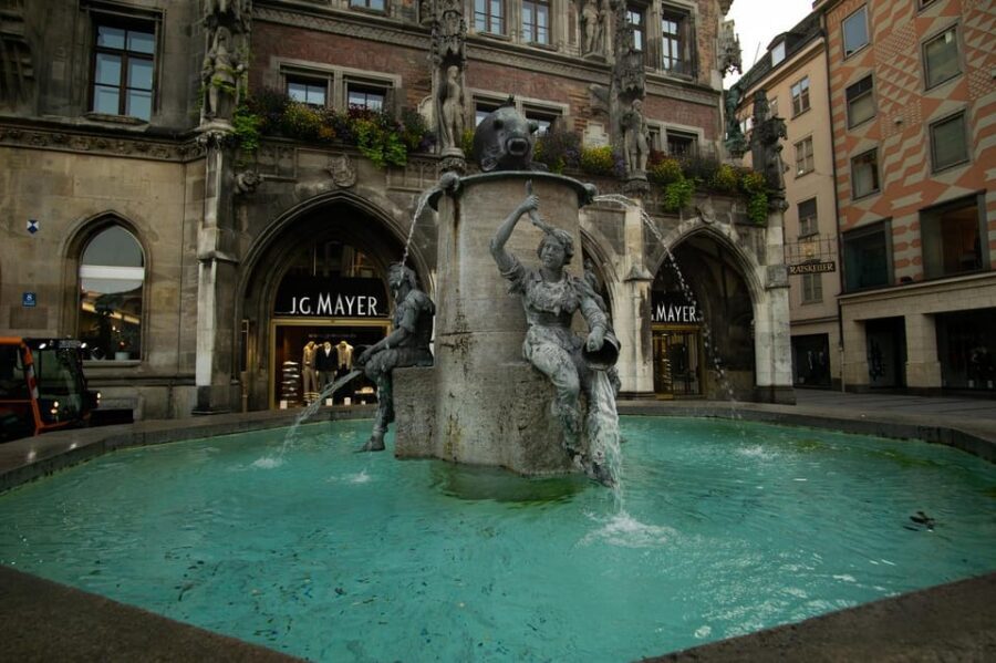 Munich: Walking tour of the old town with all your senses - Water, small surprises, and the one nitpick worth knowing