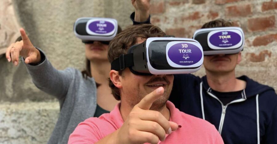 Munich: Walking Tour Old Town 3D VR Tour in GERMAN - Marienplatz split in two: 1570 on the west side, later Munich on the east