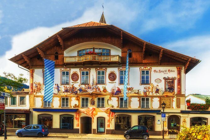Neuschwanstein Castle, Ettal Abbey and Oberammergau Private Tour from Munich - Oberammergau: Free Time in the Passion Play Village