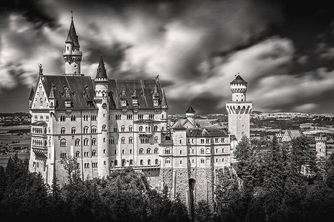 Neuschwanstein Castle Skip-the-Line Private Tour for Groups - Wieskirche in the meadow: Rococo beauty in about 30 minutes