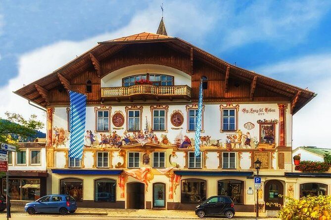 Neuschwanstein Castle Skip-the-Line Private Tour for Groups - Oberammergau Zentrum: lunch time, wood carvings, and Passion Play roots
