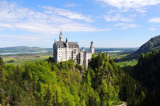 Neuschwanstein Castle Tour for Large Groups - Driving time and the castle-to-village rhythm (Murnau to Schwangau)