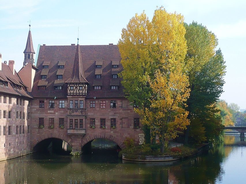 Nuremberg 2-Hour Old Town Highlights Walking Tour in English - Hauptmarkt, the Beautiful Fountain, and Old Town Hall: where Nuremberg’s rhythm lives