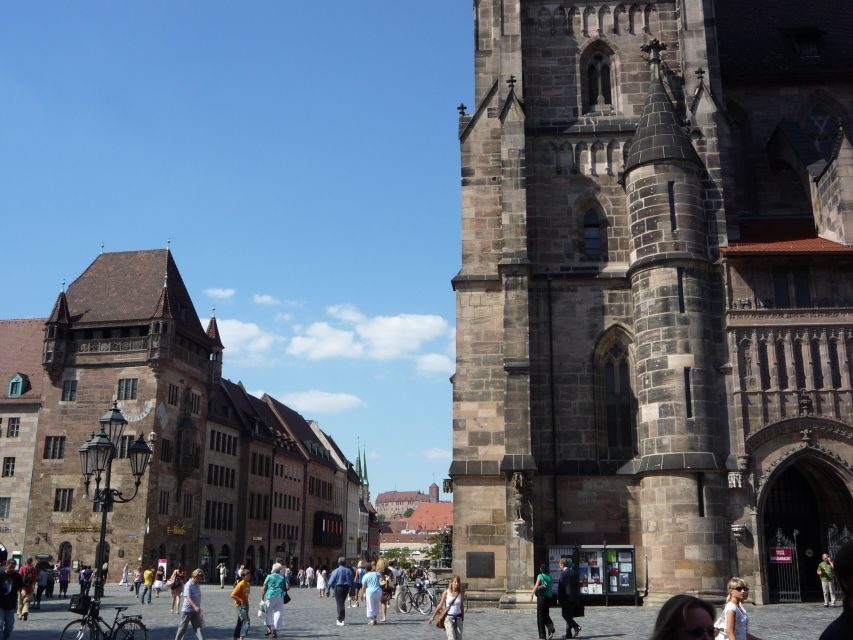 Nuremberg 2-Hour Old Town Highlights Walking Tour in English - Imperial Castle courtyards and Albrecht-Dürer-Platz: power and Renaissance side by side