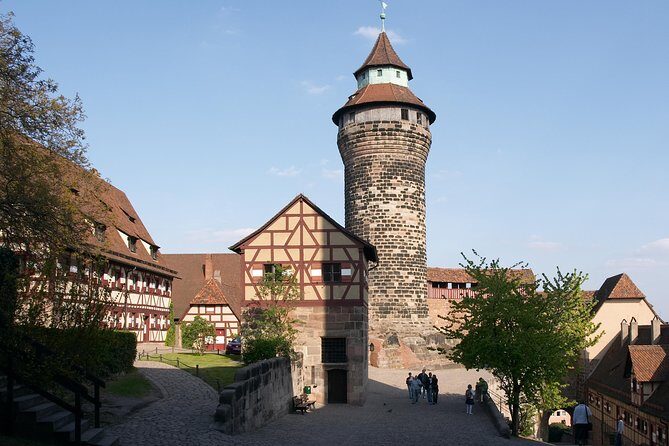 Nuremberg Old Town Walking Tour in English - Old Town streets and Pegnitz: the photo walk part of the deal