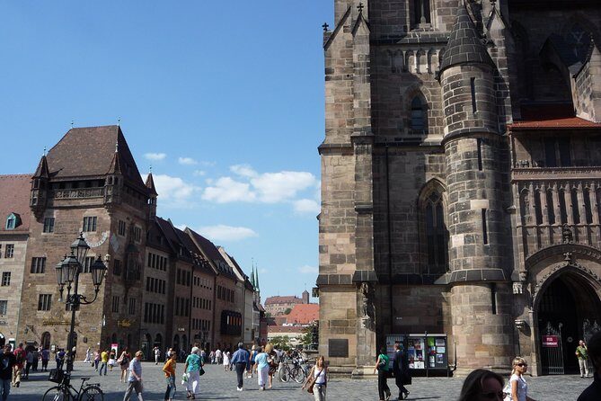 Nuremberg Old Town Walking Tour in English - Getting oriented fast: from Nürnberg Hbf to Hauptmarkt