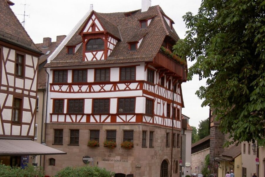 Nuremberg: Private 1.5-Hour Tour with Beer Tasting - Timing, Walking Style, and What to Wear