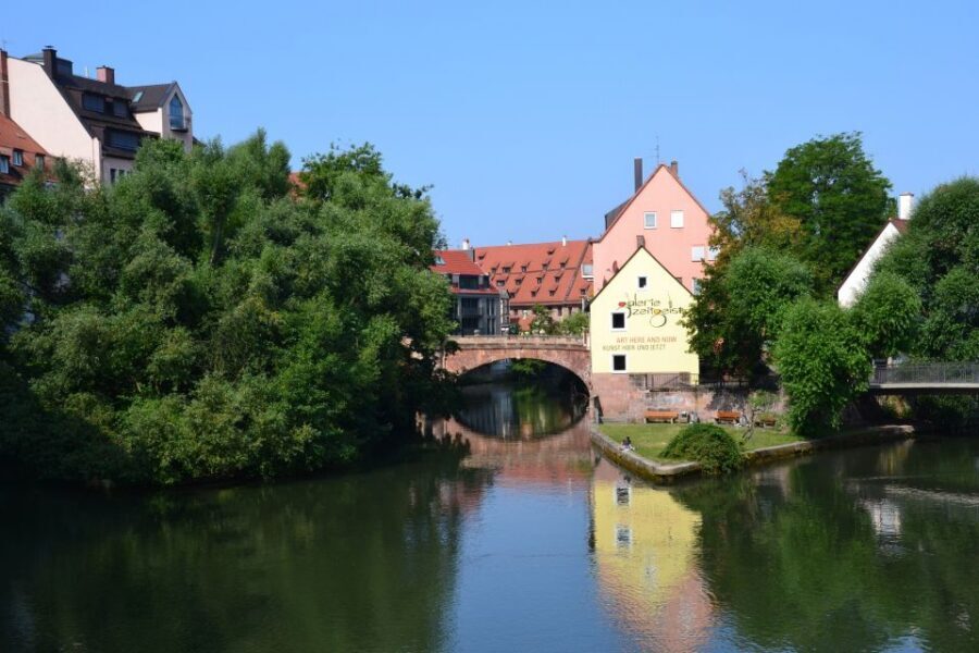 Nuremberg: Private guided tour of the Old Town in German - What to bring, what’s not allowed, and who should skip this