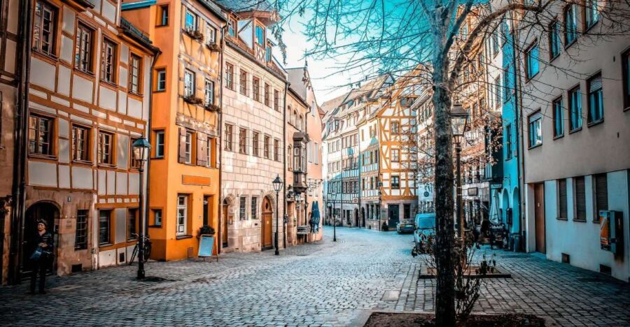 Nuremberg: Private Guided Walking Tour - Starting at Rathausplatz: How to get your bearings fast