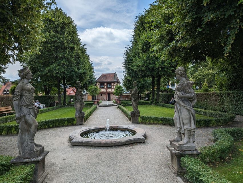 Nuremberg: St. Johannis Friedhof &Hesperidengärten IN GERMAN - The 1.5-hour pace: short route, good focus