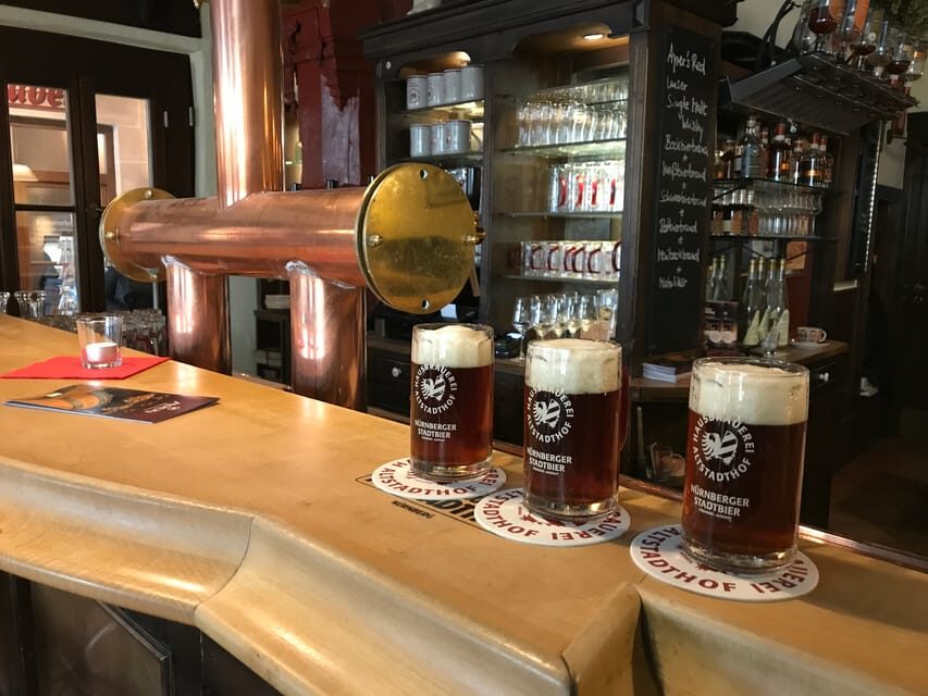 Nuremberg: Traditional Food Tasting and Sightseeing Tour - St. Lorenz Church: a landmark pause before more bites