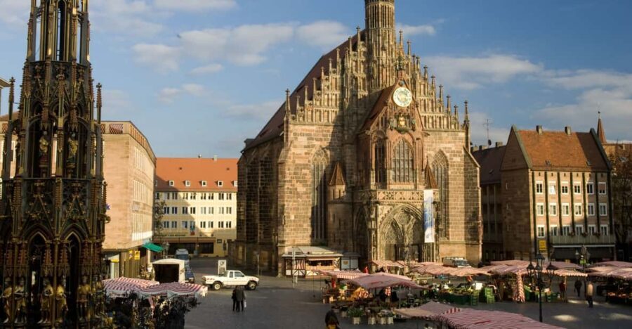 Nuremberg: Traditional Food Tasting and Sightseeing Tour - St. Sebaldus Church, Albrecht Dürer Mansion, and the Hauptmarkt rhythm